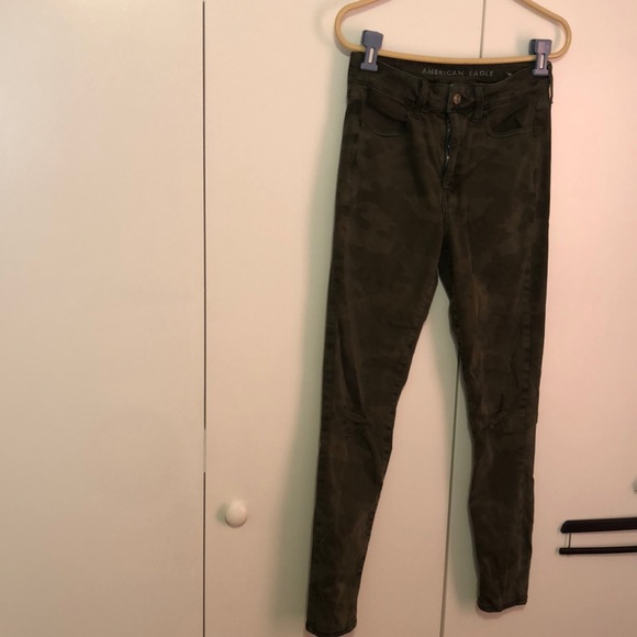 American Eagle Outfitters N(E)XT Level Stretch Camouflage Distressed Jeans US 6 - Picture 1 of 10